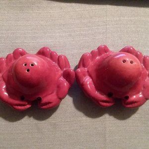 CRAB salt/pepper shakers
